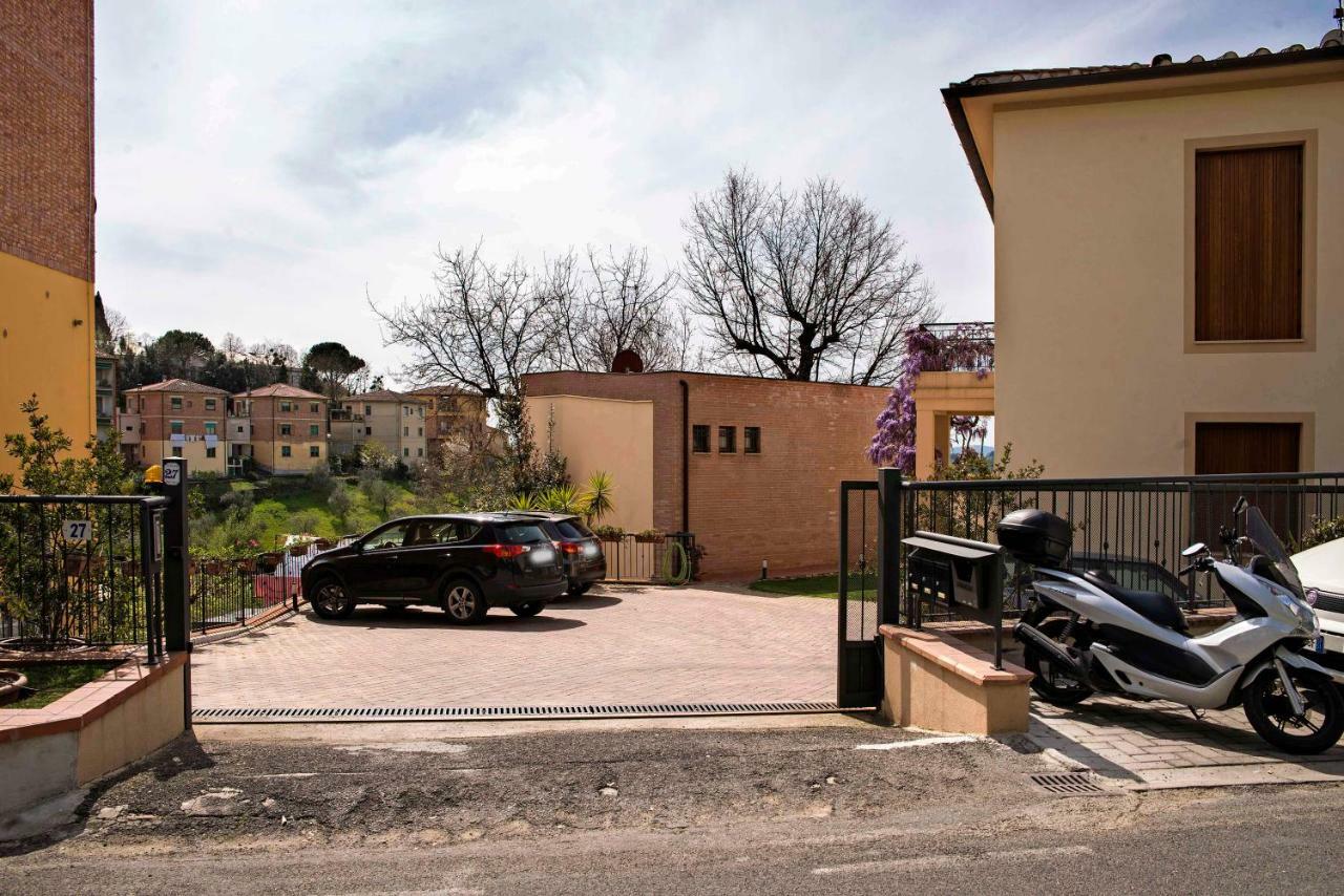 Casa Il Glicine A Due Passi Dal Centro Lägenhet Siena Exteriör bild